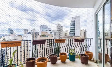 Imóvel de alto padrão nos Jardins em edifício procurado!