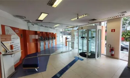 Casa comercial para alugar na Avenida José Maria Whitaker, --, Planalto Paulista, São Paulo