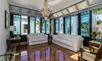 Uma oportunidade única de possuir uma mansão comercial magnífica e luxuosa no coração do  Jardins