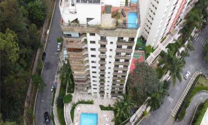 Apartamento 1 por Andar no Morumbi para sua Família com Completa estrutura de Lazer. Venha Visitar!