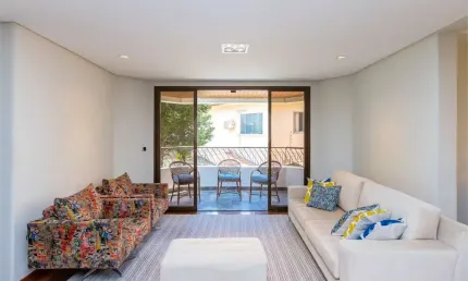 Lindo apartamento, 3 quartos, 3 suítes e 3 vagas fixas, no Campo Belo com ótimo valor