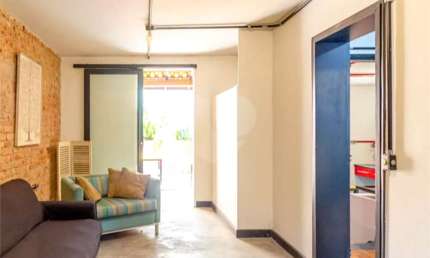 Casa à venda na Bela Vista - Ao 50m do Metrô - Próxima à Avenida Paulista- Ideal para RB&amp;B
