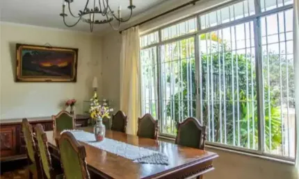 CASA EM BAIRRO NOBRE 850M² COM 3 QUARTOS E 1 SUITE. C/ PISCINA