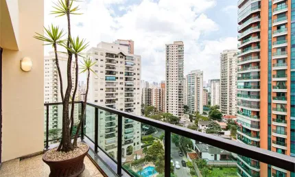 Triplex à venda com varanda gourmet na chácara klabin