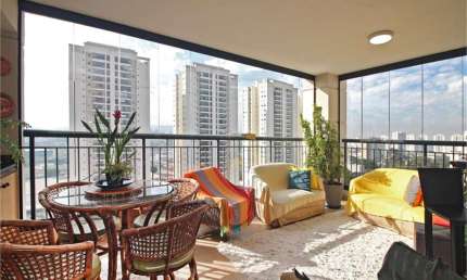 Apartamento charmoso com 3 suítes, varanda Gourmet e com vista privilegiada no Alto da Lapa. Show!!
