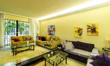 Casa para venda na Vila Mariana 3 suítes Rua tranquila