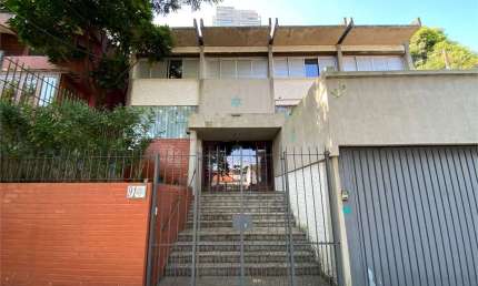 Casa com 400 m2, área nobre e sossegada da Vila Madalena.