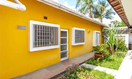 Casa no Brooklin à venda. 520 m² terreno, com 3 dormitórios(2 suítes).