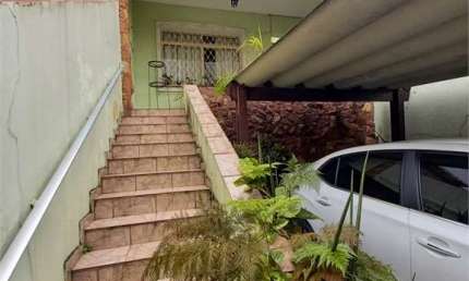 Sobrado na Saúde 185m² com 1 suíte e mais dois dormitórios.