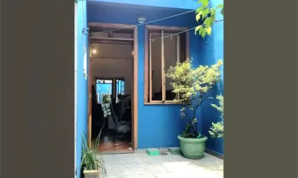 Sobrado com 6 dormitórios em área de terreno de 103m² na Vela Vista.