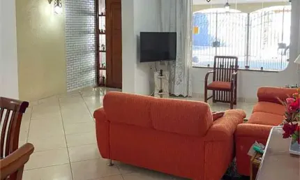 Sobrado no planalto paulista com 3 dormitórios e 2 vagas