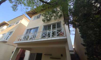 Casa em condomínio fechado a venda no Panamby (Morumbi), com 3 suítes e 4 vagas
