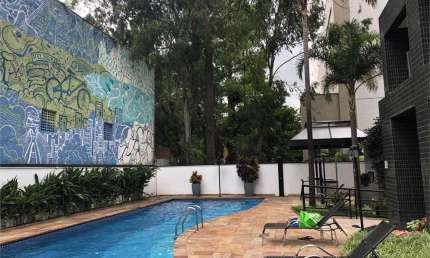 Duplex em Pinheiros, conta com 107 m². com duas vagas