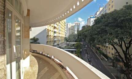 Excelente Oportunidade: Apartamento em Prédio Icônico em Forma de Navio no Coração de Higienópoli