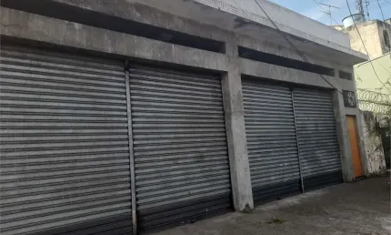 Oportunidade sobrado e casa térrea. imperdível. ótimo investimento, não perca esta oportunidade.