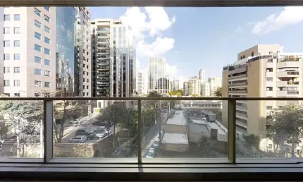 Localizado ao lado da faria lima no miolo do itaim.