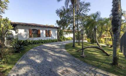 Casa Térrea , única na região , com terreno de 2000 m²
