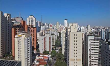 Cobertura duplex a venda no Jardim América, são 455m² de total privacidade, vista permanente.