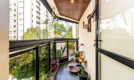 Raridade! 3 dormitórios, 2 vagas, sacada e lazer - aproveite essa oportunidade