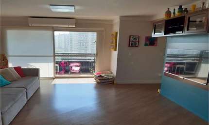 Apartamento 3 dormitórios com varanda e lazer na Vila Romana.