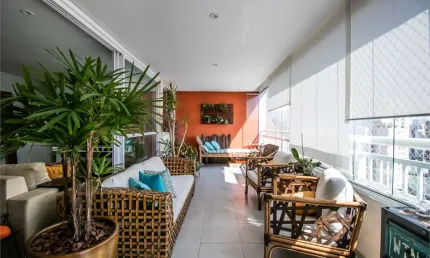 Apartamento amplo com 4 quartos e 3 suítes na Saúde