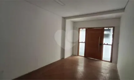 Sobrado comercial/ residencial  com 150 m², 08 salas e 02 vagas de garagem