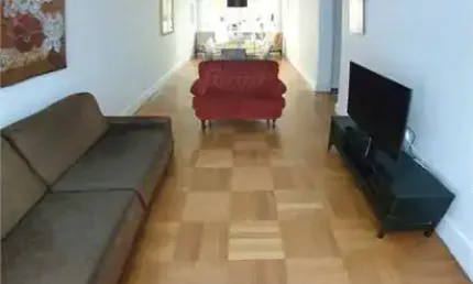 Sobrado 320m2, 3 dormitórios, 1 suíte com closet, quintal, 3 vagas, na aclimação.