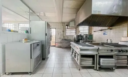 Prédio à venda na Rua Belmiro de Almeida, --, Saúde, São Paulo