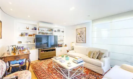 Itaim bibi 3 quartos, 1suíte, andar alto,  terraço com vista, cozinha americana. 2 vagas reformado