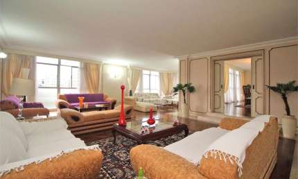 Apartamento de 303m² nos Jardins com incrível vista para o Parque Trianon