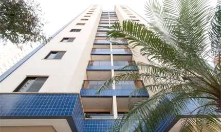 Apartamento, bem localizado na Pompéia. Varanda e linda vista, 2 dormitórios e 1 suíte!