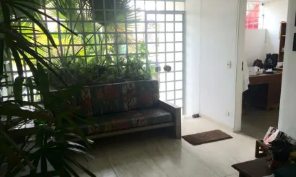 Casa à venda na Rua Amaro Cavalheiro, --, Pinheiros, São Paulo