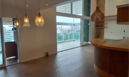 Excelente apto 213m2 com pé direito duplo, sendo 03 suítes, varanda gourmet, 04 vagas.