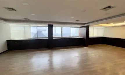Conjunto Nacional.  Sala com 190m2, andar alto, vista estonteante de 360° de fino acabamento, pronta