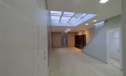 sobrado com 170m2 com 03 suítes, 04 vagas - nunca habitado