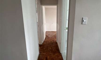 2 dormitórios reformado do lado do Shopping Pamplona Abaixo da avaliação!