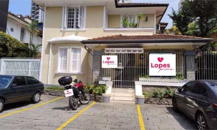 Excelente casa comercial no Pacaembu, Imperdível para sua moradia ou seu negócio.