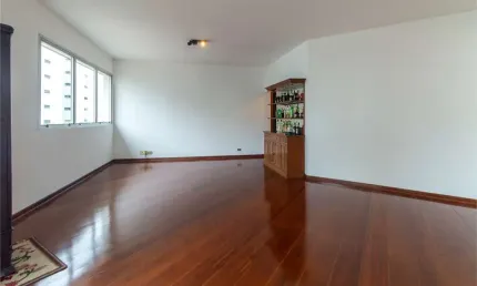 Apartamento alto padrão em moema pássaros.  preço atrativo . proximo ao ibirapuera.