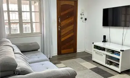 Sobrado de 90m2, 2 quartos, quintal com edícula, 1 vaga, na Vila Clementino.