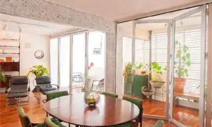 Viva o Luxo nos Jardins: Apartamento 2 Suítes, 198m², Reformado e Decorado, Localização Privilegiada