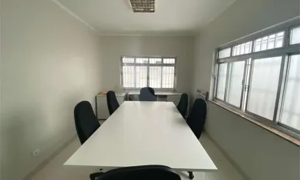 Casa Comercial - Impecável - Pronta para ocupar- Paraiso