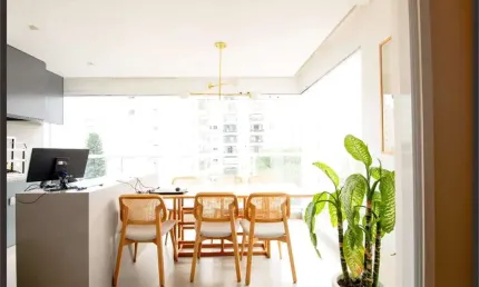 Varanda gourmet integrada a sala , cozinha americana !