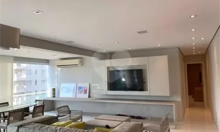 Apartamento com 2 quartos à venda na Rua Benedito Lapin, --, Itaim Bibi, São Paulo