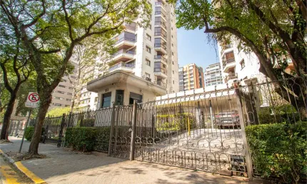 Apartamento à venda com 182m², 3 quartos, 2 suites e 3 vagas