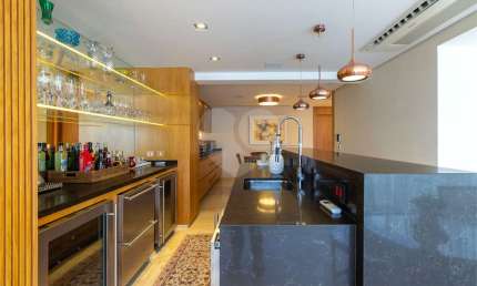 Apartamento a venda com 04 suítes, 5 vagas e 370 M² no Campo Belo