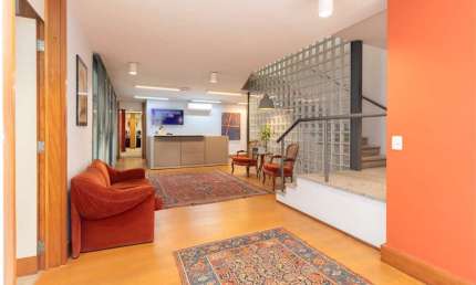 Casa espetacular com 530m² de área úti, 638m² de terreno e 12 vagas de garagem!