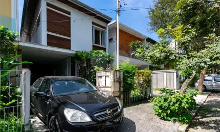 Casa com 3 quartos à venda na Rua Bryaxis, --, Vila Nova Conceição, São Paulo