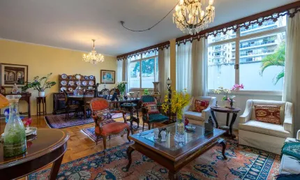 Venda apartamento estilo clássico 203,2 m²,living para 3 ambientes, 3 dormitórios com uma suíte.