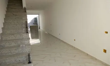 Sobrado novo com 03 quartos, 01 suíte, sala ampla em conceito aberto, espaço gourmet, 02 vagas