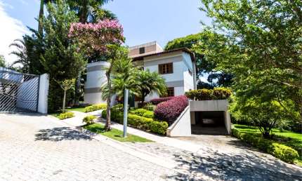 Residência em exclusivo  Condomínio  de alto padrão e apenas 6 casas, terreno privativo de 1300 m²